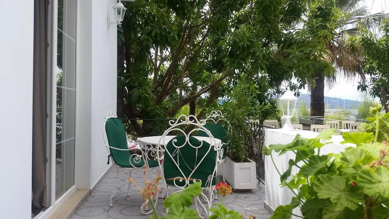 Hotel Magllara Саранда